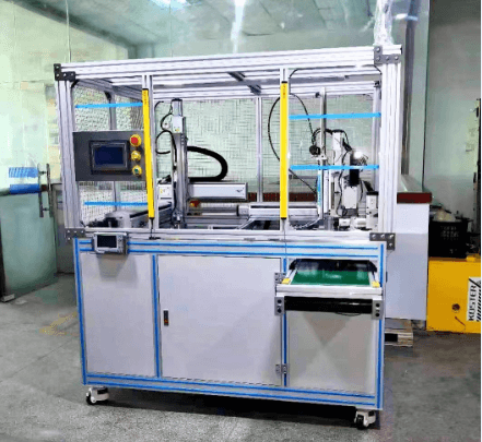 車轎端蓋自動(dòng)取料送料打膠機(jī)